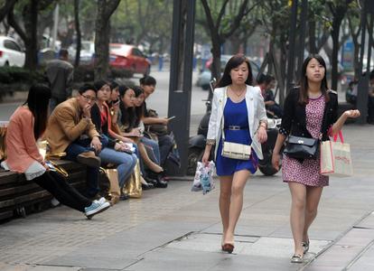 郑州女大学生在校被划伤遭学校拉黑